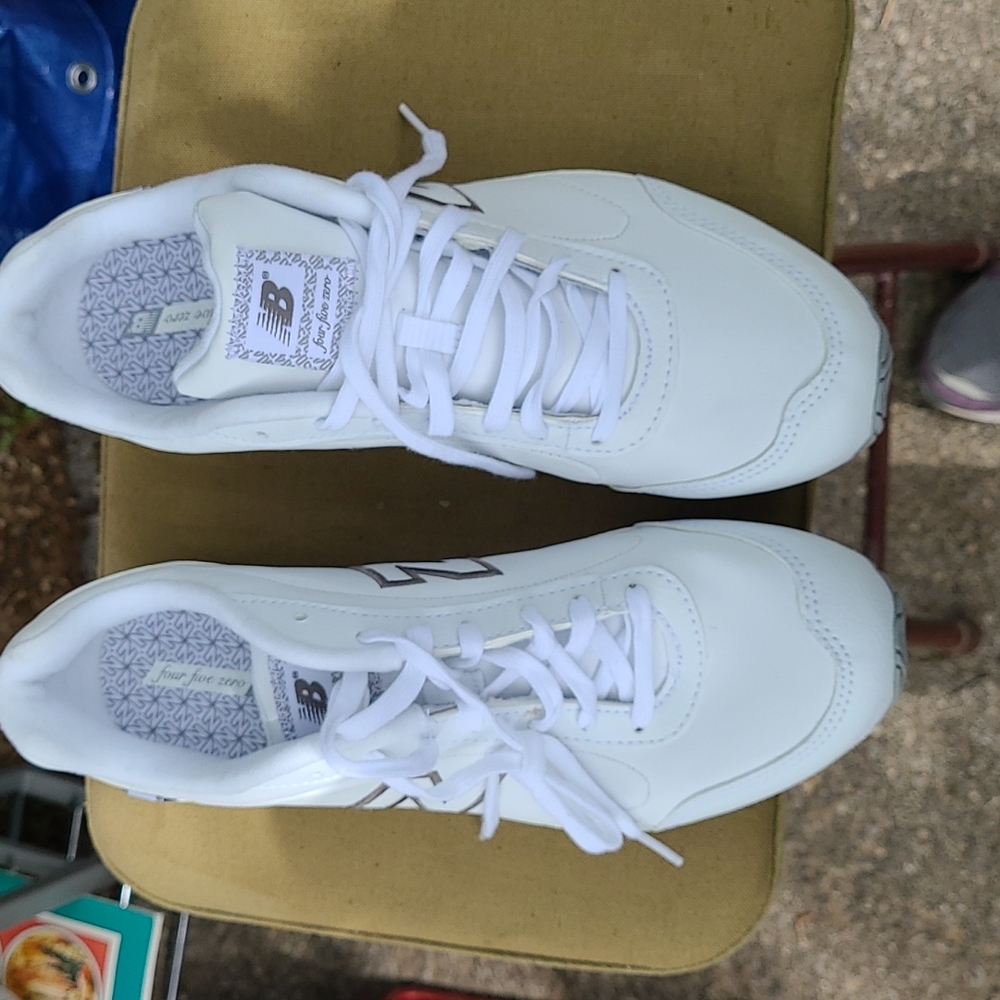 Ladies size 10 medium New Balance trainers.  New.